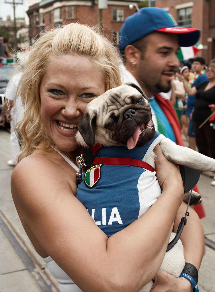 worldcup celebration, italy || canon350d/ef17-40L@32 | 1/100s | f7.1 | P | iso200 | handheld