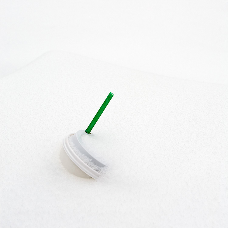 green straw || Canon5D/EF17-40L@40 | 1/80s | f8 | ISO200 | Handheld
