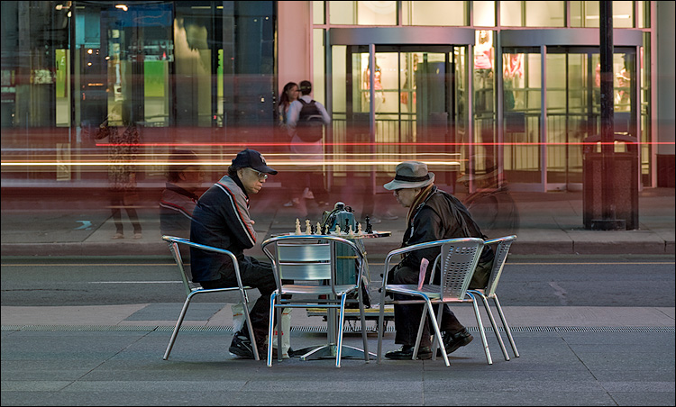 chess players || Canon5D/EF70-200f4@145 | 1s | f8 | ISO100 | Tripod