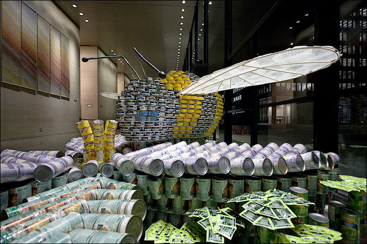 CANstruction 2008 || Canon5D/EF17-40 | 1/25s | f4 | ISO800 | Handheld
