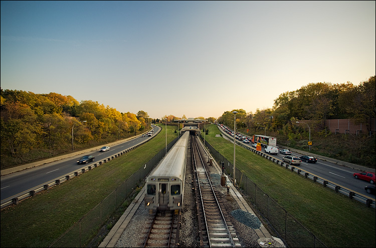 cars and trains || Canon5D/EF17-40L | 1/30s | f4 | ISO100 | Handheld