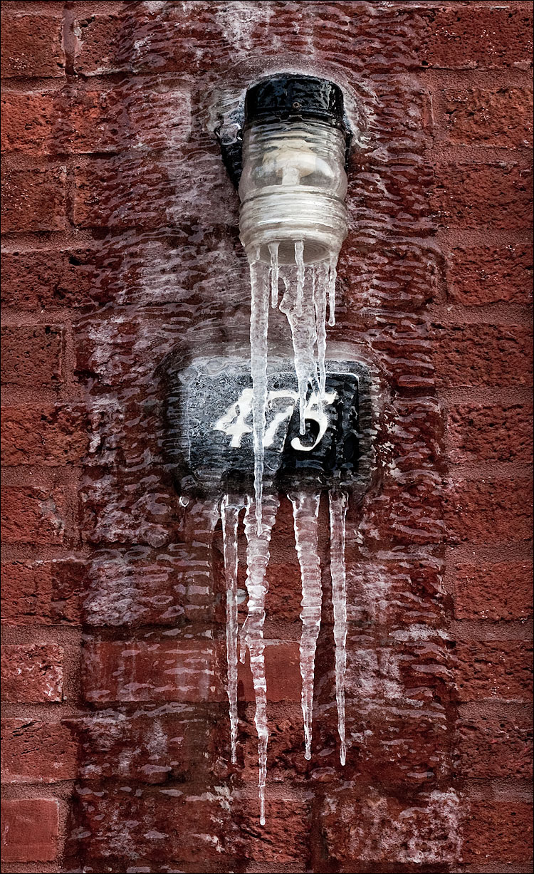 frozen 475 || Canon5D2/EF50f1.4 | 1/160s | f6.3 | ISO400