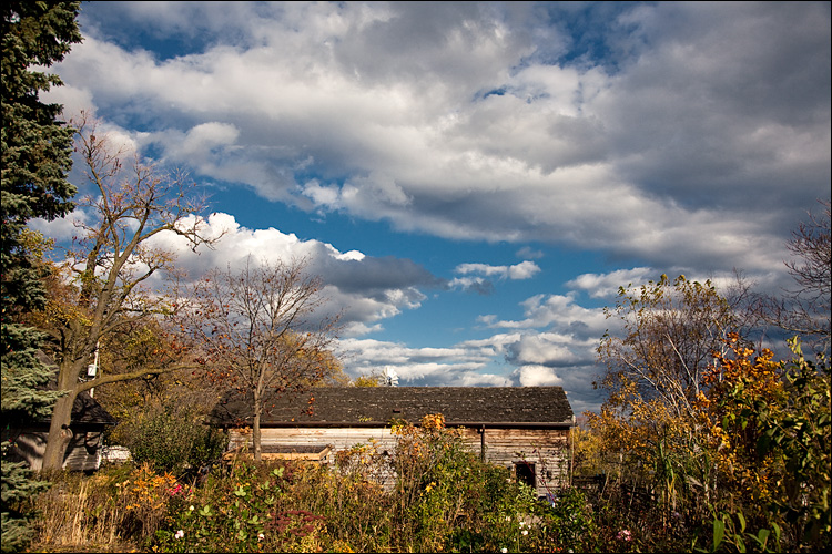 fall clouds || Canon5D2/EF24-105f4L@28 | 1/800s | f8 | ISO200