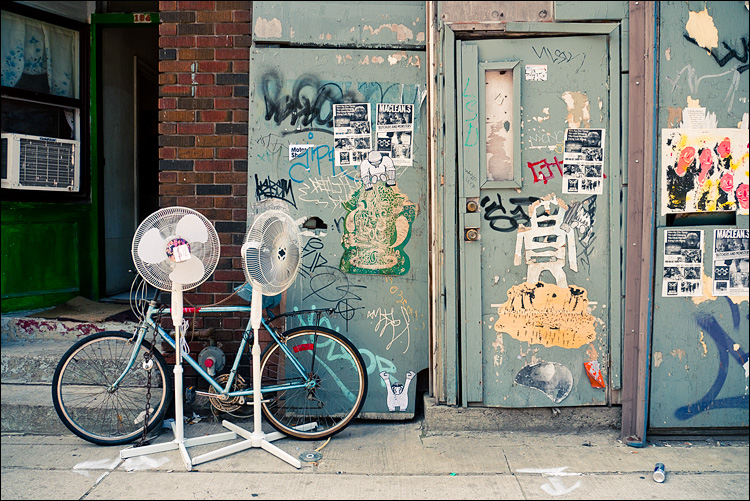 fans and bicycle || Panasonic GF1/Vario7-14@14 | 1/100s | f4.5 | ISO100
