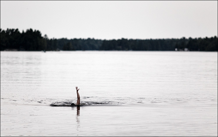 the swimmer || Canon5D2/EF200f2.8L | 1/3200s | f2.8 | ISO800