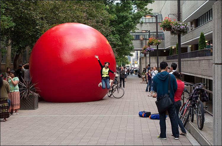 Big Red Jump || Canon 5D/EF17-40L@40 | 1/50s | f8 | ISO200