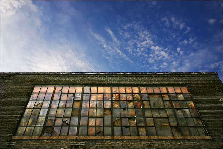 broken window and blue sky || canon 300d | 1/200s | f8 | ISO 200
