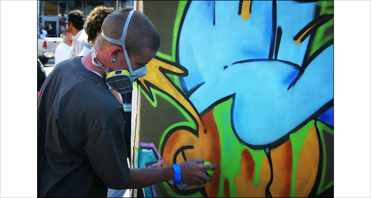 graffiti artists at dundas square || canon 300d
