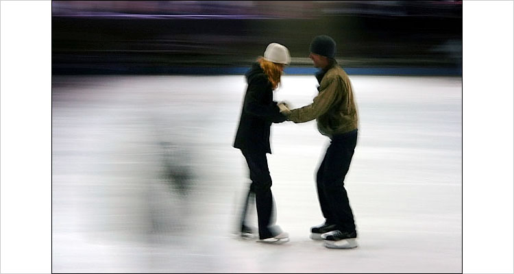cityhall ice skaters || digital rebel | 1/4s | F5.6 | ISO 200