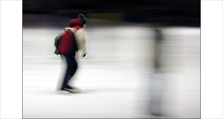 cityhall ice skaters || digital rebel | 1/5s | F5.6 | ISO 400