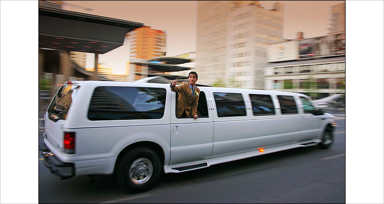 panning limo | canon digital rebel | 1/40s | f4 | ISO 100