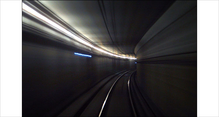 subway long turn || Canon G1 | 2s | F5 | ISO 50